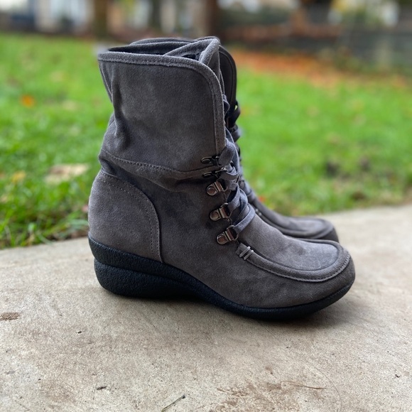 Hush Puppies Brown Suede Lace Up Wedge Boots Wave Reflex Sole Women's US Size 8 - Picture 1 of 12